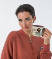 anekke-tulip-43475-101-kubek-porcelanowy-modelka.webp