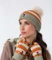 anekke-43471-321-czapka-z-pomponem-modelka.jpg