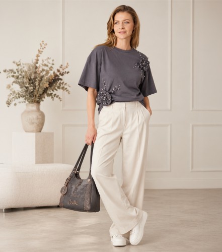 anekke-43281-132-bluzka-stylizacja-jasne-spodnie.jpg